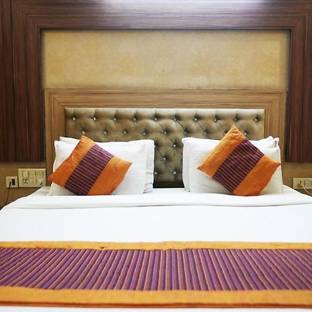 Hotel Classic New Delhi Eksteriør bilde