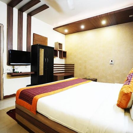 Hotel Classic New Delhi Eksteriør bilde