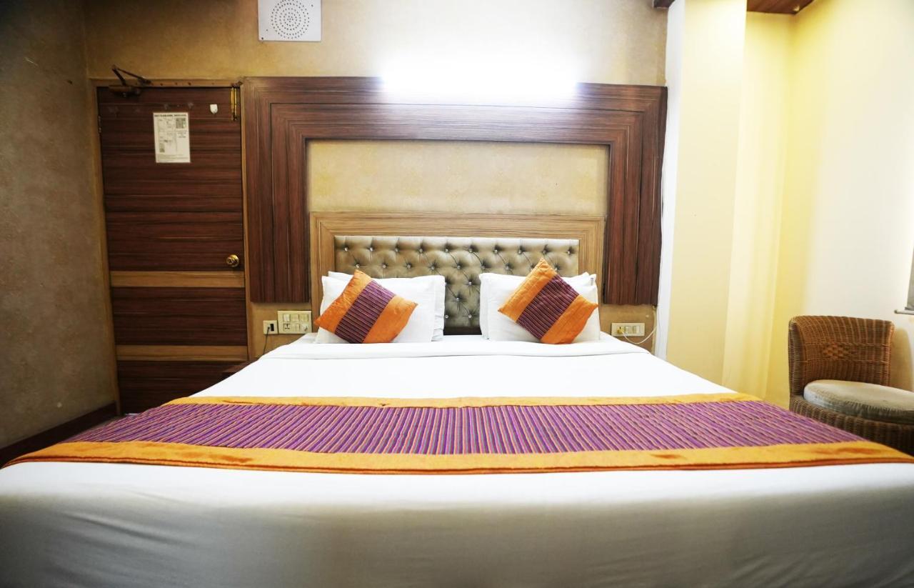 Hotel Classic New Delhi Eksteriør bilde