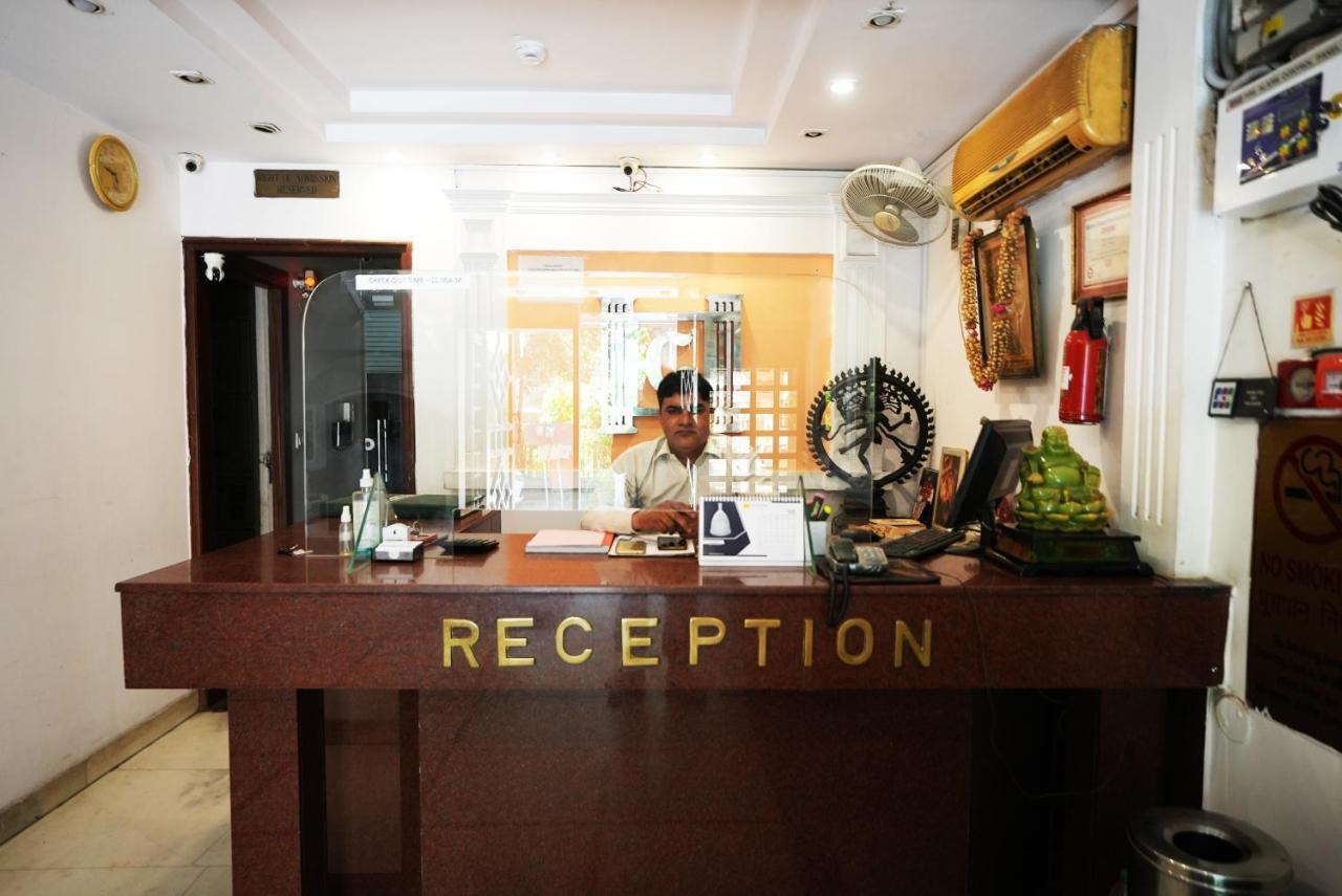 Hotel Classic New Delhi Eksteriør bilde