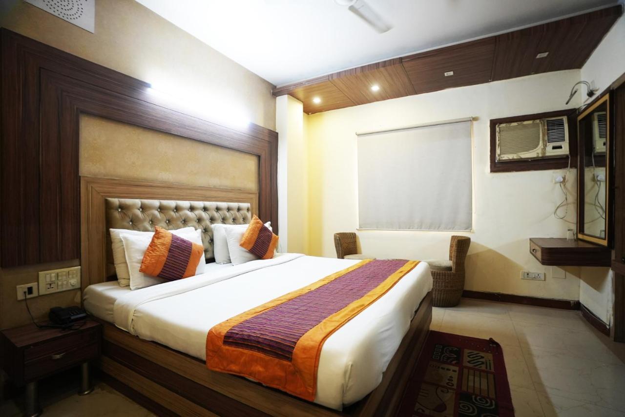 Hotel Classic New Delhi Eksteriør bilde